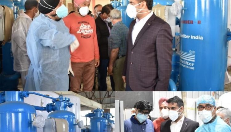 DC Srinagar visits Chest Disease, SMHS hospitals to oversee installation of 3 new Oxygen Plants