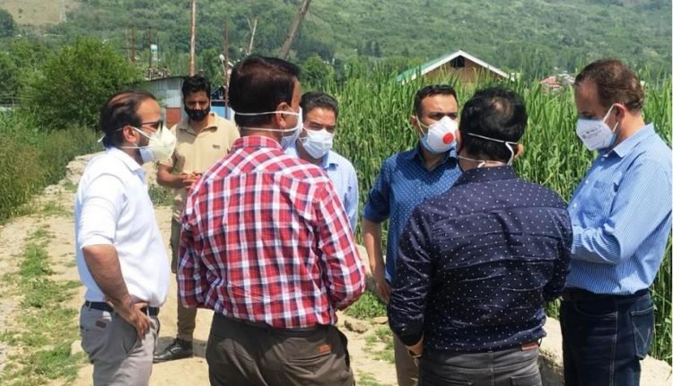 VC LAWDA conducts extensive tour of Dal Lake