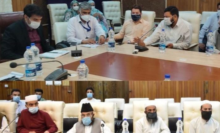 DC Srinagar holds interactive session with Imams & Khateebs