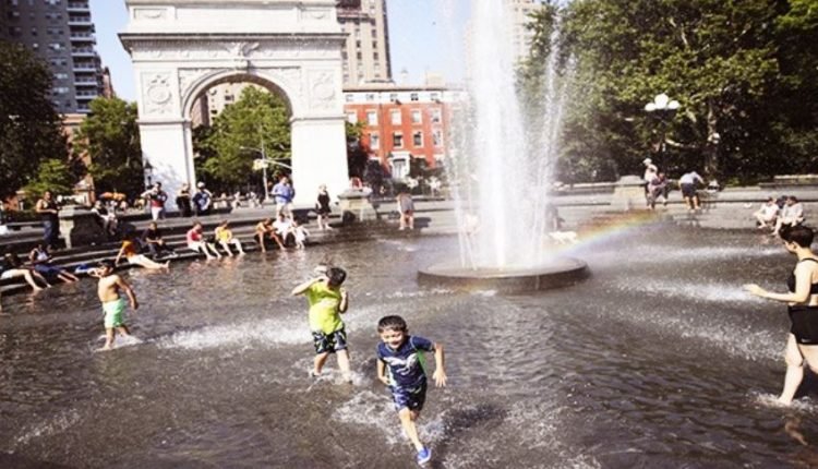 Record-breaking heatwaves kill hundreds in Canada; warnings issued