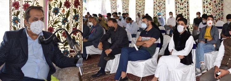 Advisor Baseer Khan visits Kupwara, reviews COVID-19 Containment Measures CCM