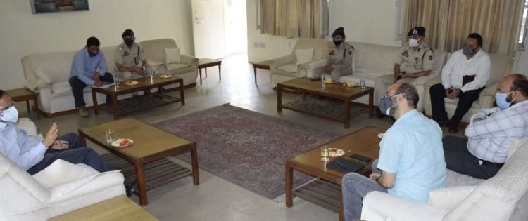 Advisor Bhatnagar visits Ramban, reviews covid control measures, developmental scenario of the district