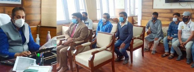 Advisor Baseer Khan meets deputations, individuals