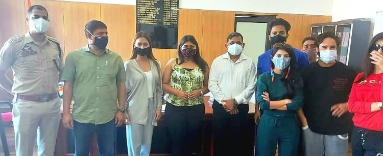 DC, Kishtwar warmly welcomed the crew members of the upcoming Web series "BAROOD" and formally inaugurated