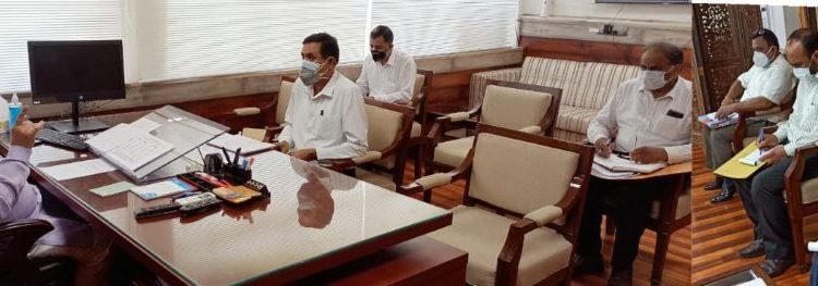 Advisor Farooq Khan reviews functioning of SC/ST/OBC Development Corporation