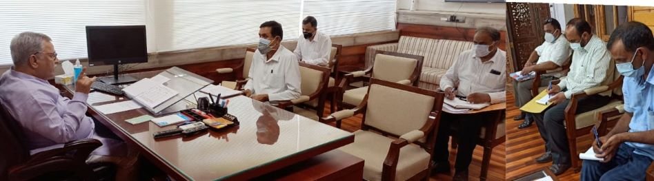 Advisor Farooq Khan reviews functioning of SC/ST/OBC Development Corporation