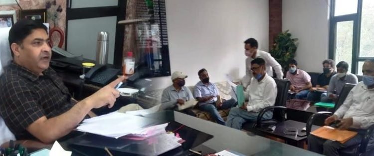 DC Poonch reviews power supply scenario in the district ;Sets deadline