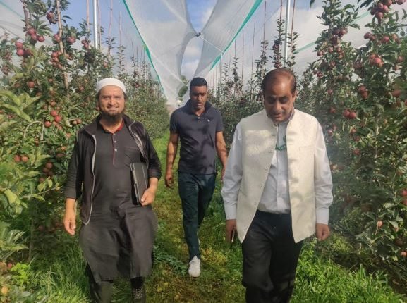 DG Horticulture Kashmir conducts extensive tour of South Kashmir