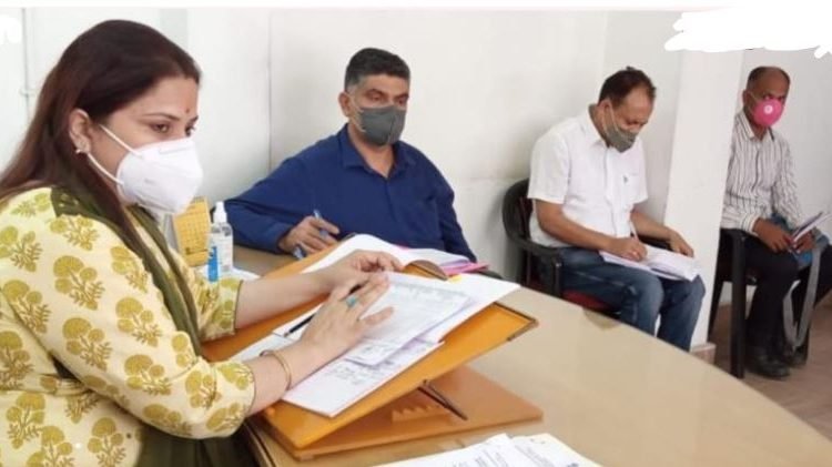 ADDC Udhampur Kanta Devi reviews progress of Area Development plan estimations