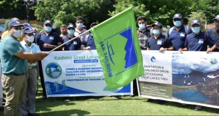 Sarmad Hafeez flags off Sanitation drive along Great Lakes Trek