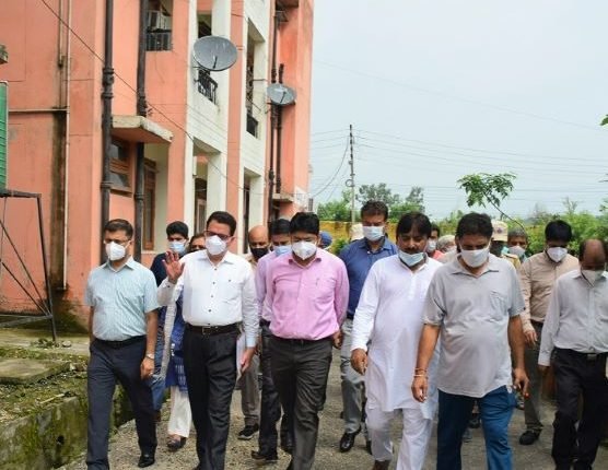 Div Com Dr. Raghav Langer visits Jagti Township, listens to grievances of residents