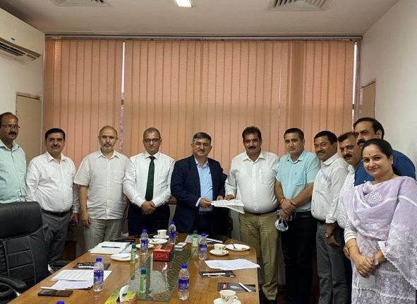 Jammu Chamber (CCI) delegation meet Arun gandotra, Executive President J&K Bank and raised many trade issues