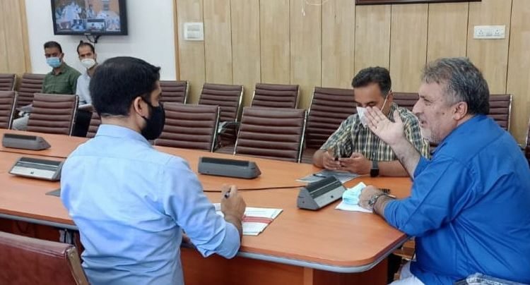 Samoon reviews working of Institution Management Committees (IMCs)of Industrial Training Institutes (ITIs).