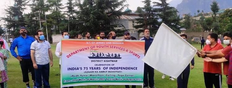 DC Kishtwar flags off Fit India Freedom run 2.0 to commensurate "Azadi Ka Amrit Mahotsav"