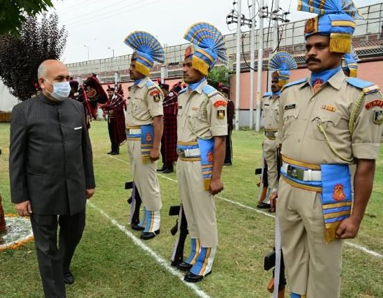 Chief Justice Mithal hoists National Flag at High Court in Srinagar