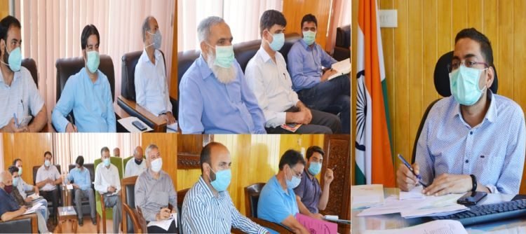 DDC Shopian reviews progress of self-employment Schemes