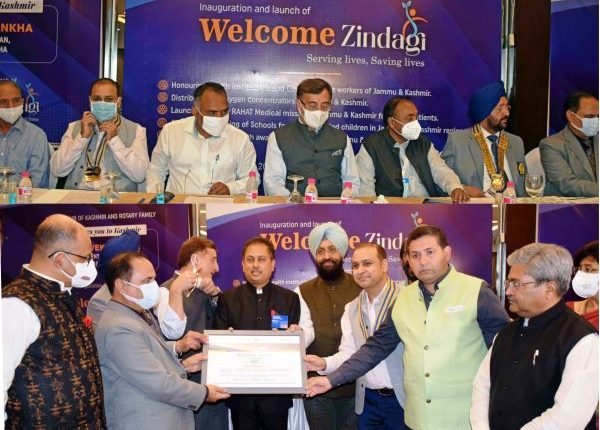 Rotary Club honors Covid Warriors, donates 250 Oxygen concentrators to Jammu, Kashmir & Ladakh