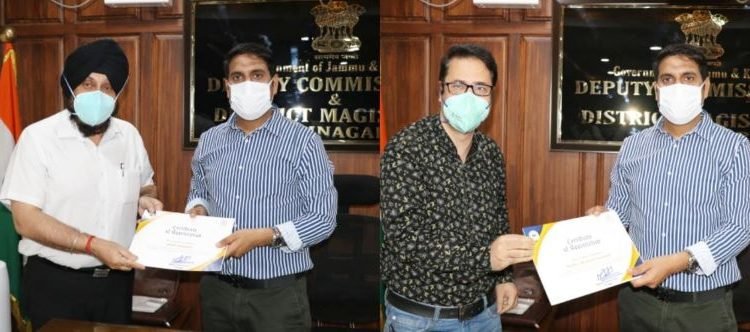 DC Srinagar Mohammad Aijaz Asad hands over Appreciation Certificates