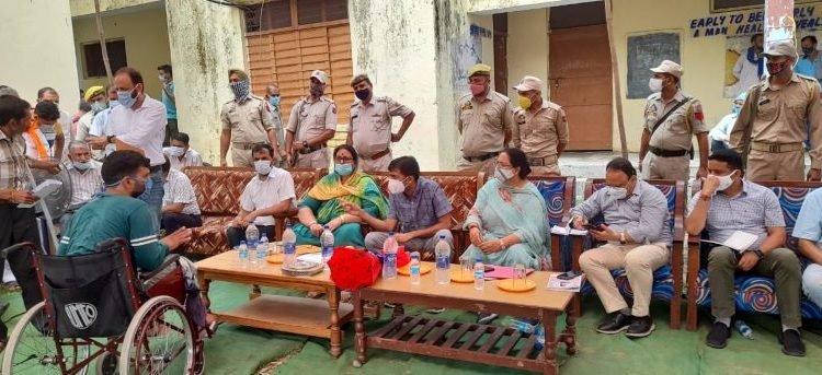 DC Jammu listens to public grievances at Sumah Panchayat of Akhnoor