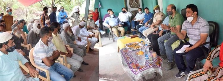 DC Ramban listens to people’s issues at Tangar, Parlanka villages; resolves several issues on the spot