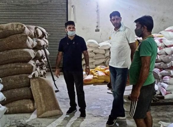 Director FCS & CA Jammu Nasim Javed Choudhary conducts surprise check of Flour Mills at Udhampur