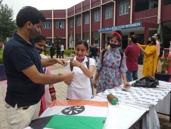Azadi Ka Amrit Mahotsav: GCW Udhampur organizes kite flying contest