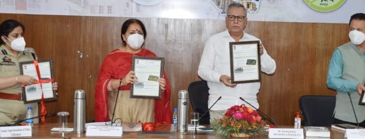 Advisor Khan holds public hearings during outreach camp at Udhampur
