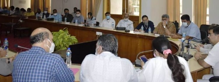 Reopening of schools: DC Rajouri reviews arrangements; Over 12000 students to be tested