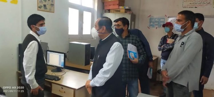 Advisor Bhatnagar visits ITI Seer, HSS Pahalgam ; Reviews functioning of both institutes, inspects other facilities, compliance of covid protocols