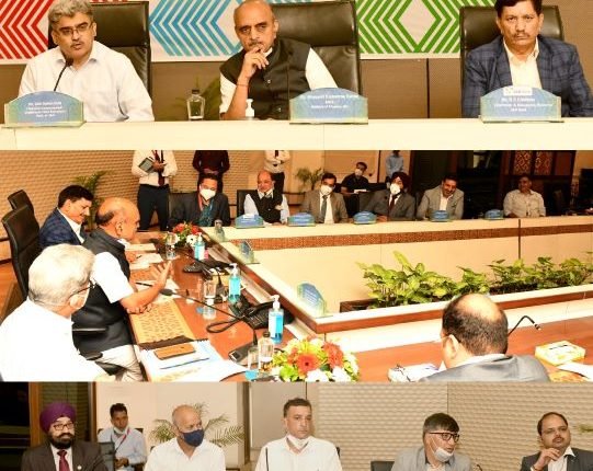 Union MoS Finance Visits J&K Bank Headquarter, Meets Industry Representatives