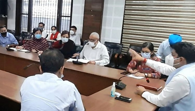 Div Com holds stakeholders meeting at Fruit, vegetable market Narwal