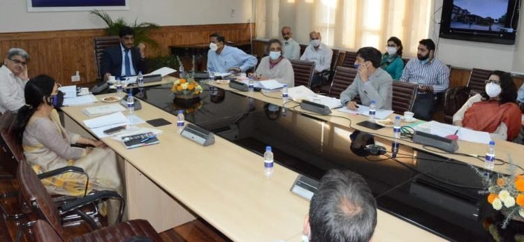 CS asks the Institute to establish ‘Centre of Excellence for promoting J&K’s traditional products