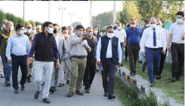 Div Com Pandurang K Pole conducts extensive tour of Foreshore Road