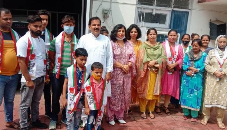 Soaring prices of fuel, gas and groceries have wrecked common household’s budget: Mahila Panthers