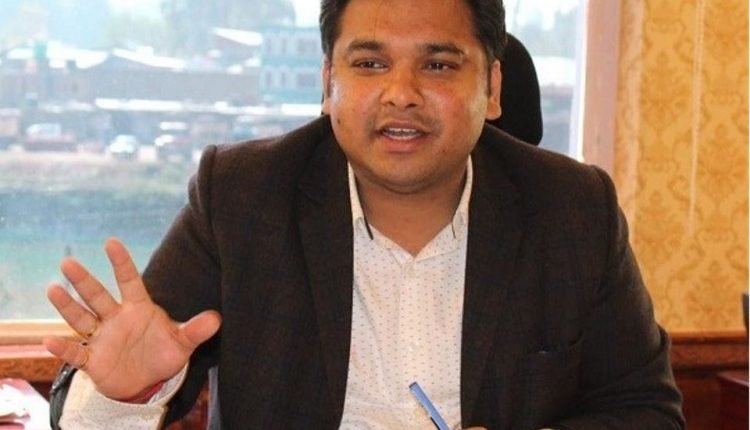 Secretary School Education reviews department's functioning in Kashmir division