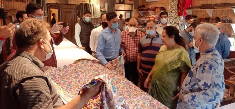 Union MoS Darshana Jardosh says products of Kashmir are known worldwide and need proper publicity & marketing