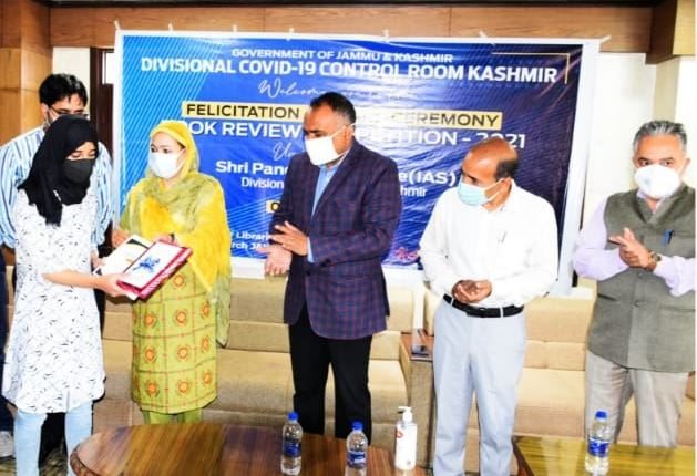 Reading biographies of great leaders, books inspire readers; shapes personality: Div Com Kashmir