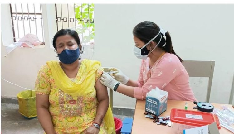 13 districts achieve 100% coverage of first dose Covid vaccine