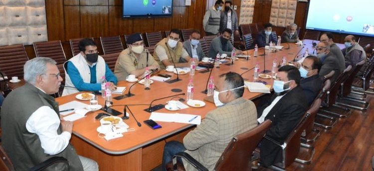 Admin to take innovative steps for facilitation of devotees on Eid-Milad-Un-Nabi Amid covid threat: Advisor Khan
