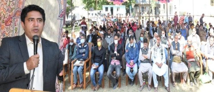 DDC Pulwama listens to people’s issues at Rahmoo