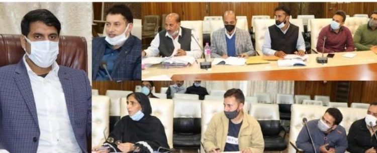 DDC Srinagar chairs DLIC meet, reviews implementation of “TEJASWANI” scheme