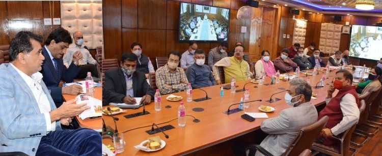 CEO, NITI Aayog holds interactive session with the Administrative Secretaries