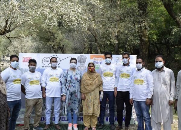 BDO Harwan Sunobar Jamil organises clean India drive