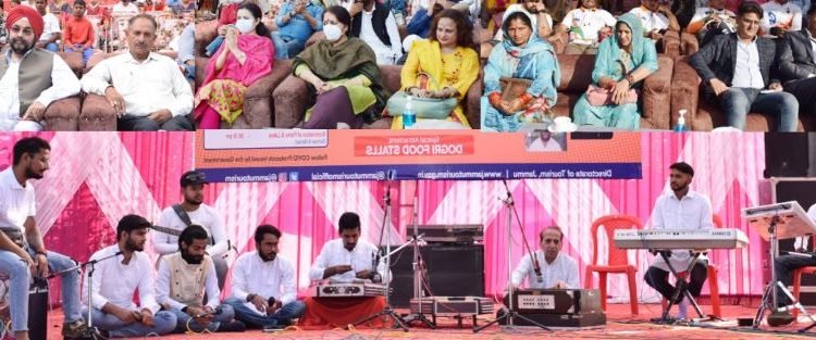 Udhampur admin celebrates Iconic Week Festival at Mansar
