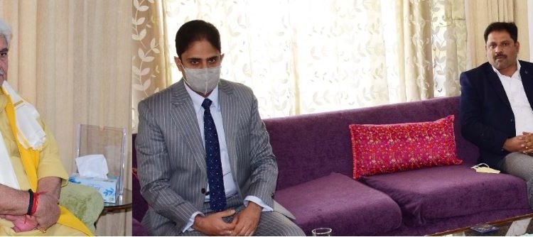 Srinagar Mayor calls on Lt Governor