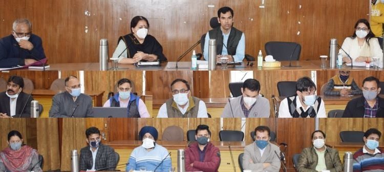 Commissioner Secretary visits Udhampur; reviews implementation of Revenue schemes
