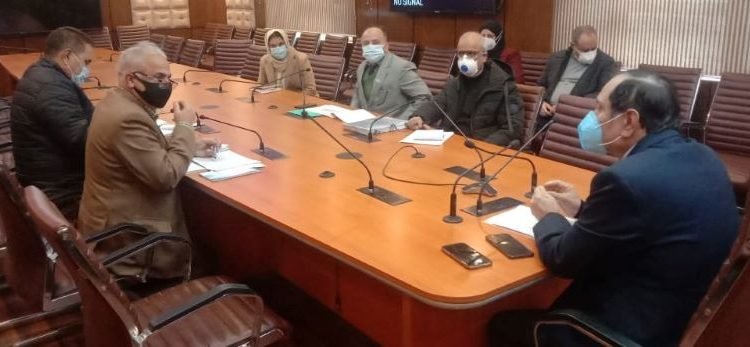 Advisor Bhatnagar reviews winter preparedness  of various Deptts in Kashmir Division
