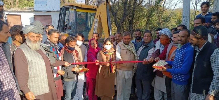 VC DDC Udhampur inaugurates developmental projects