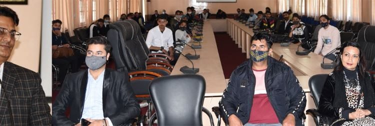 Udhampur: NYK organises District level declamation contest