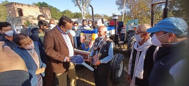 Navin Choudhary inaugurates mega awareness camp at remote village Budhwana, Samba
